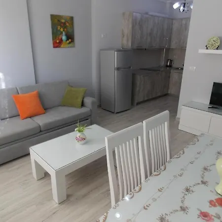Coastline Apartment